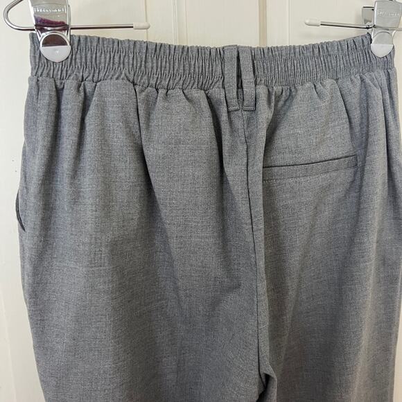 Bershka gray tailored pants with darts - size large - Picture 3 of 6